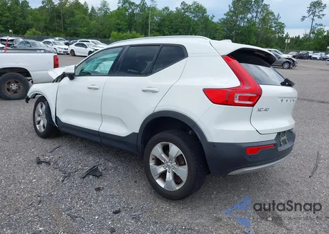 2019 Volvo Xc40 T4 Momentum z USA, uszkodzony, nr VIN YV4AC2HK7K2107905